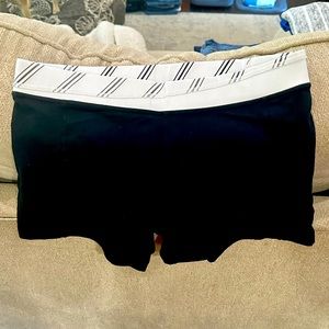 Women’s Lululemon biker shorts